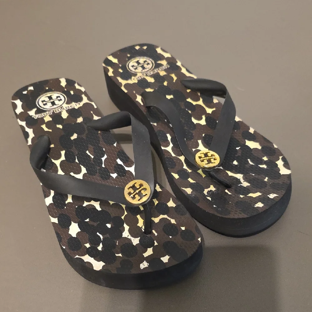 Tory Burch Black, Brown & Cream Leopard-Print Logo Flip Flop - Picture 1 of 6